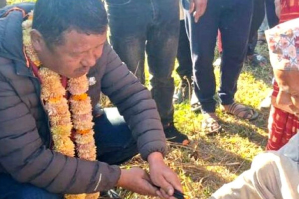 डेढदशकसम्म पक्की पुल नबनेपछि झोलुङ्गे पुल निर्माण सुरु